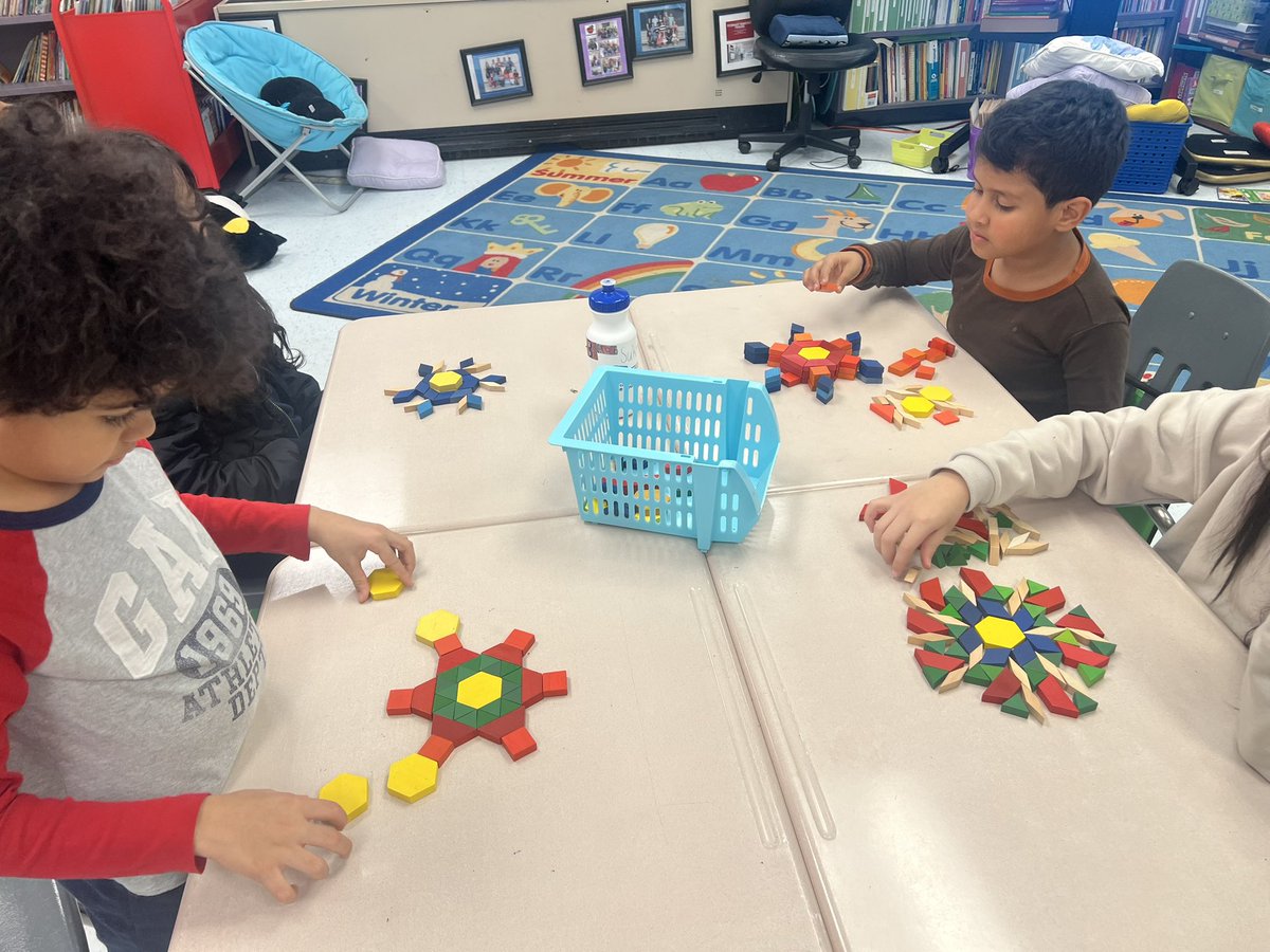 mrsadkissonlcps's tweet photo. Second grade learned about the science behind snowflake formation and analyzed Wilson “Snowflake” Bentley’s photographs of snowflakes. Then, using the patterns of typical snowflakes, students created their own symmetrical snowflakes using pattern blocks! @SugarlandES https://t.co/i9JLnRhhg9