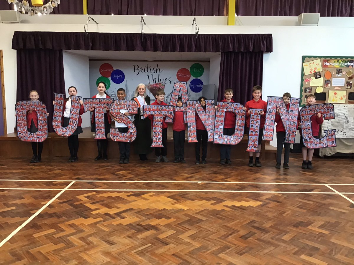 5YorkeMead's tweet photo. We think Ms Pollard is outstanding so gave her a pot of gold and some flowers in celebration assembly🌷 @YorkeMead https://t.co/k2nvwC8Js3