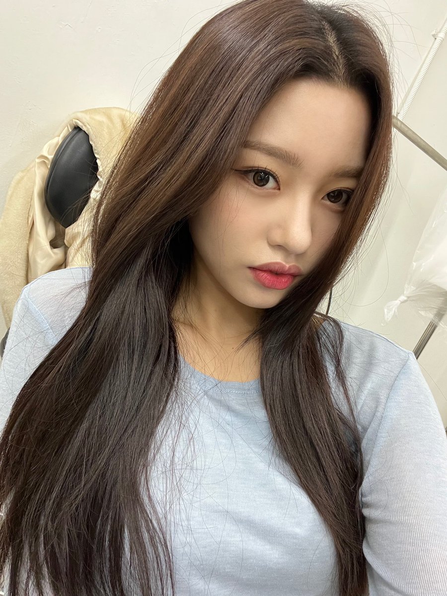CSR_offcl's tweet photo. 내일 주말이다🩵🤍💙🌀🌀

#CSR #첫사랑 #두나 #DUNA https://t.co/YkiUhfps31