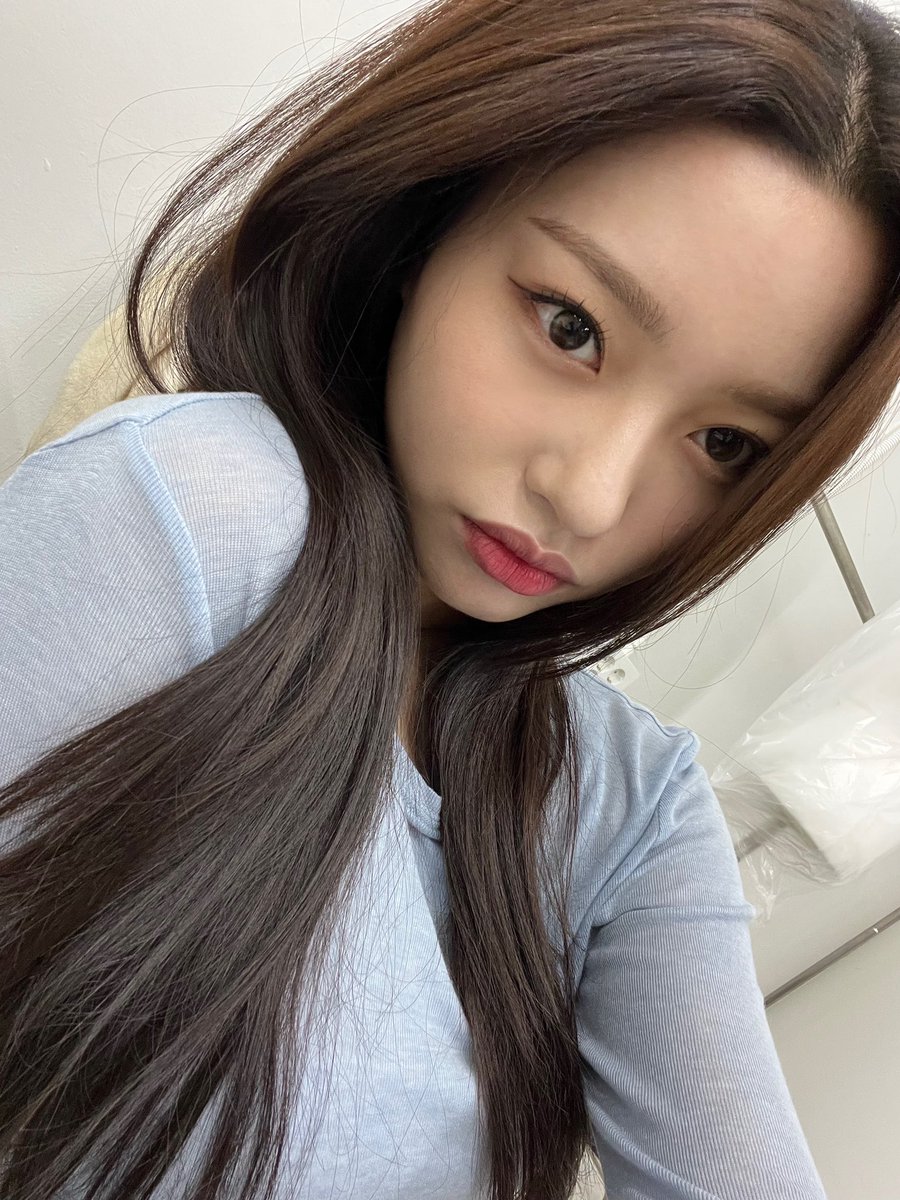 CSR_offcl's tweet photo. 내일 주말이다🩵🤍💙🌀🌀

#CSR #첫사랑 #두나 #DUNA https://t.co/YkiUhfps31