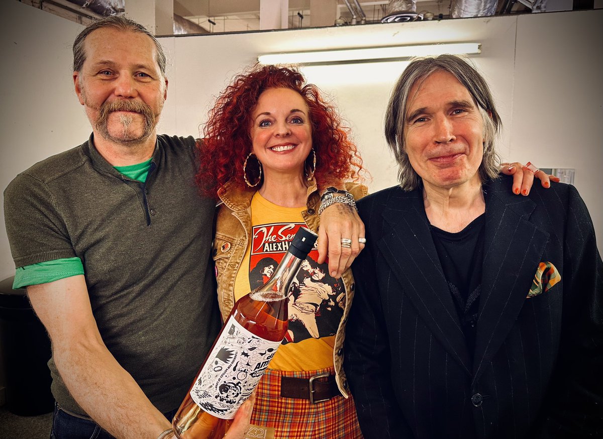 Nicola_Meighan's tweet photo. It’s Friday! Joined by these legends @DelAmitri in the Edinburgh studio for the first hour of @BBCRadioScot #Afternoons, 2-4pm. And! I’d love a #SomethingForTheWeekend song suggestion from YOU for the end of the show, that links to Talking Heads’ Road To Nowhere. Thank you! 🎄🔥 https://t.co/vDQoRByKwR