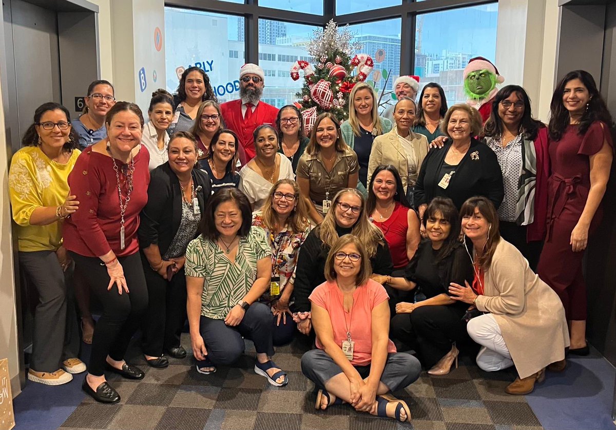 BrowardESOL's tweet photo. The Bilingual/ESOL team wishes everyone a very Happy Holiday season. May the new year bring peace, good health &amp; many blesssings! @VickySaldala @mnelsas @BCPSDualLang @guerra_blanqui @MrsAnnetteR @MrRosenauer @RosieESOLIF @MrsEdwards2213 @YuisaLecar @JennESOLIF @browardschools https://t.co/1G9AVPtMk0