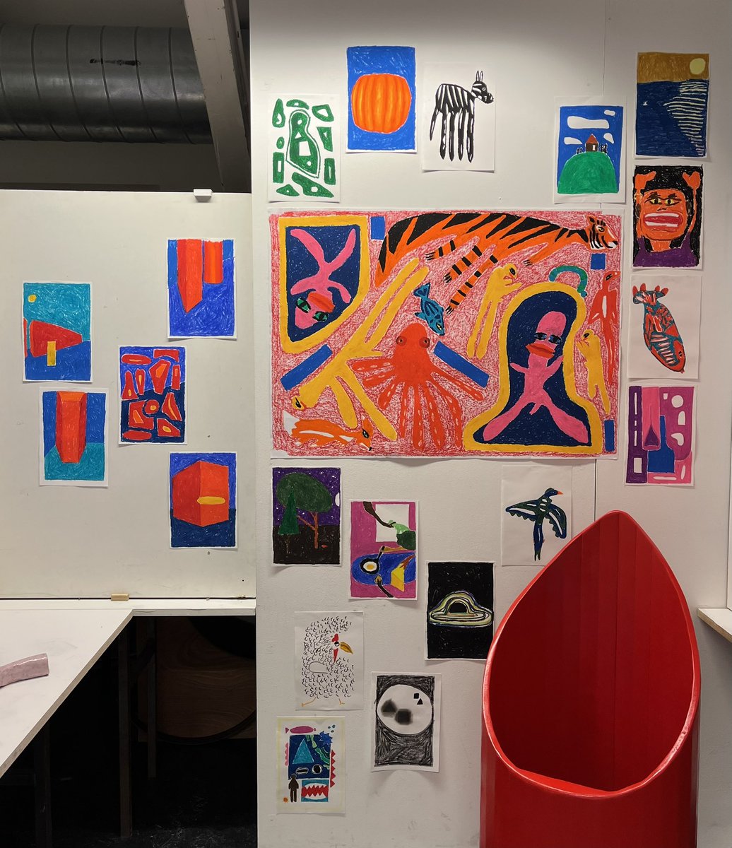 2001Xander's tweet image. eindpresentatie semester gehaald met een 8!