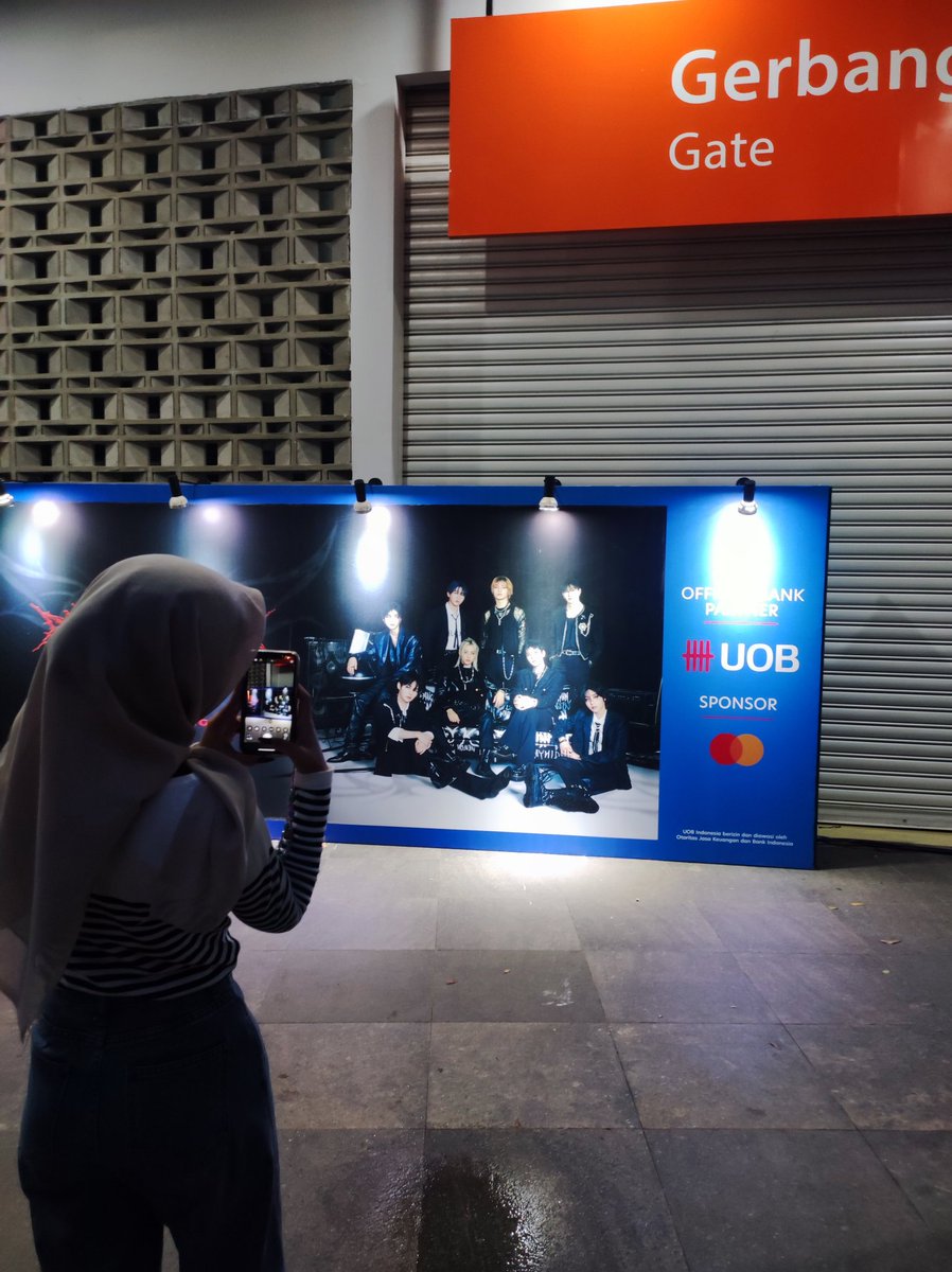 felix_'s tweet photo. jelek bgt jelek bgt jelek bgt ime jelek. jelek bgttt photoboothnya😭😭🫵🫵🫵 https://t.co/A7TGswvRfM