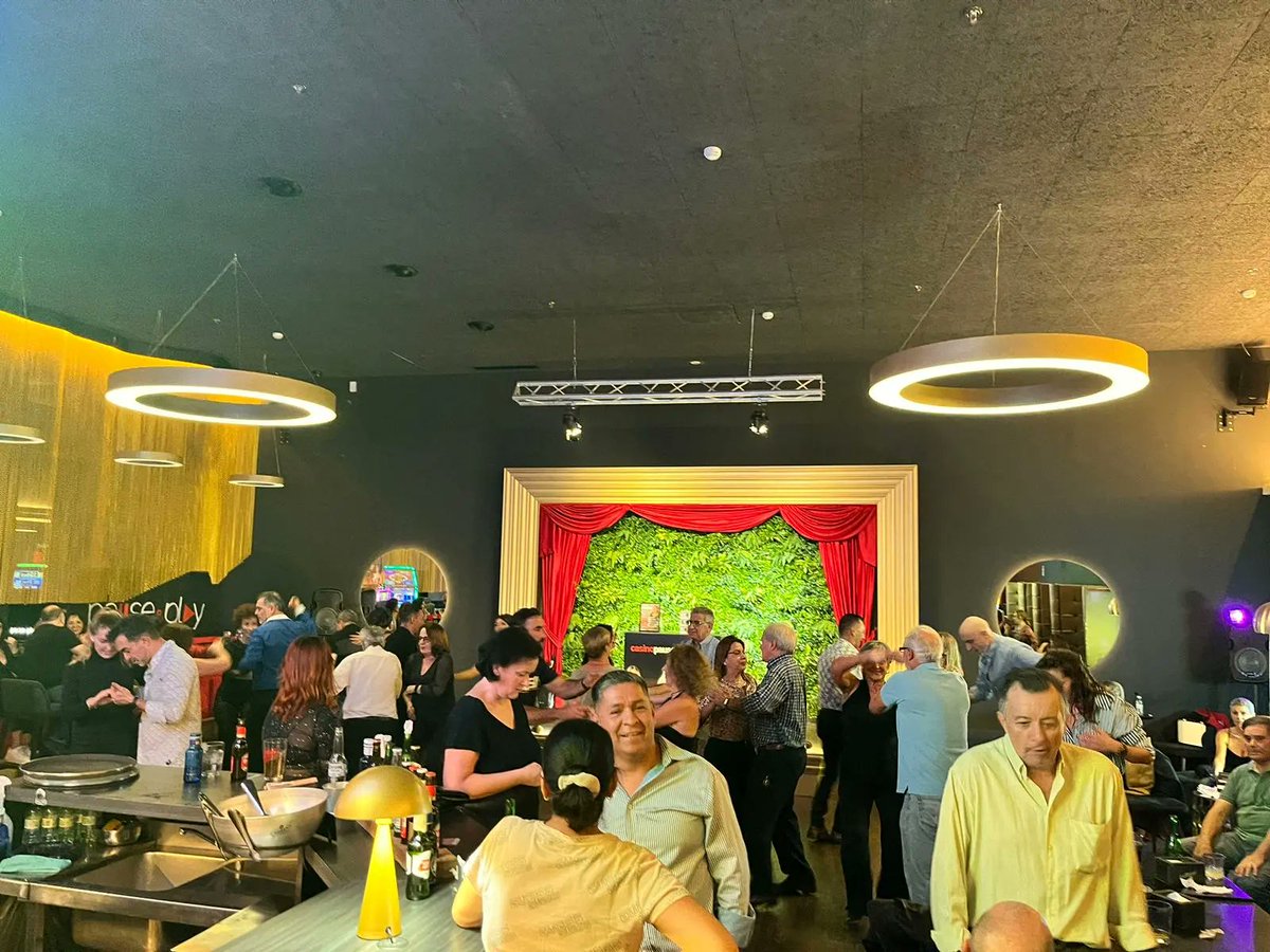 Pause&Play tweet media