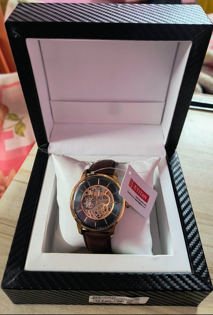 abhishekram's tweet photo. @MyntraSupport @MyntraSupport  fake you still no answer from excutive @titanwatches  they are selling fake and damaged Titan watches and harassing customer @titanwatches save your brand it's in danger by @myntra  Faking exact copy and giving fake damaged products. #Justice #harasing_customer https://t.co/0MIxwBanbq