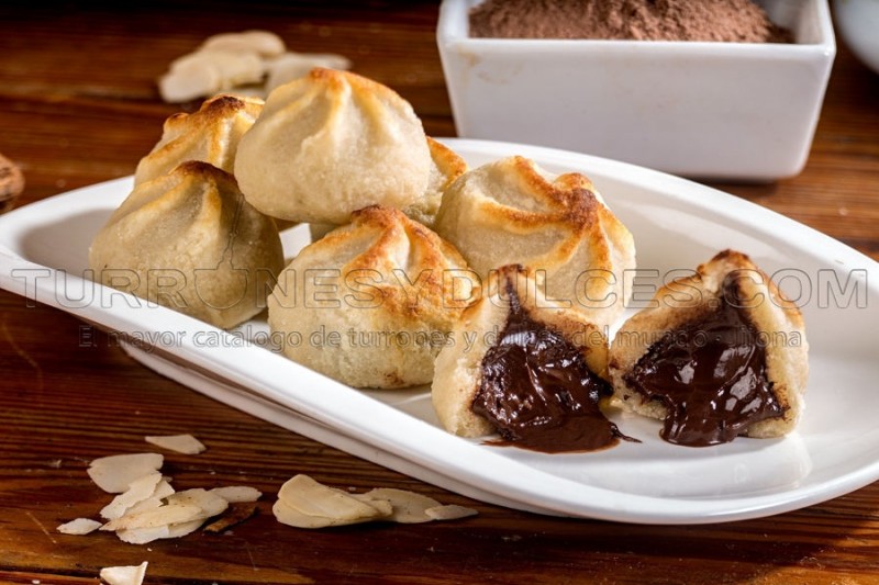 🍫✨ ¡𝗗𝗲𝘀𝗰𝘂𝗯𝗿𝗲 𝗻𝘂𝗲𝘀𝘁𝗿𝗼𝘀 𝗦𝘂𝘀𝗽𝗶𝗿𝗼𝘀 𝗱𝗲 𝗖𝗵𝗼𝗰𝗼𝗹𝗮𝘁𝗲❗ ✨🍬
turronesydulces.com/suspiros-choco…
#Mazapán #SuspirosDeChocolate #DeliciasArtesanales #DulcesNavideños