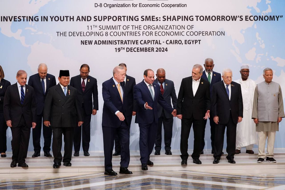 IRANinUGANDA's tweet photo. 🇮🇷 President @drpezeshkian attended the 11th Summit of the Heads of State of the D-8 Group of Developing Muslim Nations for economic cooperation held in Cairo, Egypt
#D8Summit https://t.co/TZHhnPsDuG