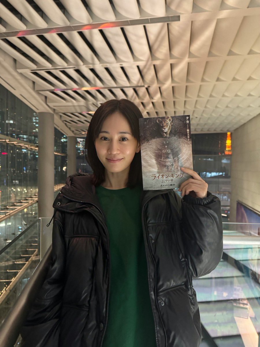 Atsuko_100's tweet photo. 『ライオン・キング：ムファサ』
本日公開日ということで、
大きなスクリーンで観てきました！
大迫力の映像技術と、小さい頃から観てきたライオン・キングの原点となるアナザーストーリーを知ることが出来て胸アツでした🦁✨自分の運命を受け入れて進んでいく姿は、観る人に必ず響くはずです！
自分が今こうして生きて、映画を観れている事に感謝したいなと思いました😊

#PR #ライオンキングムファサ
