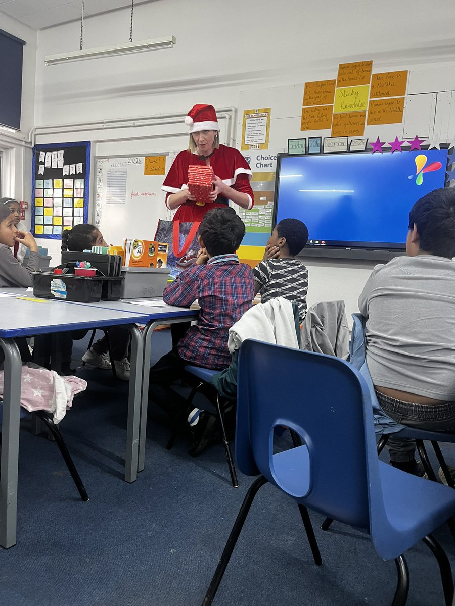 Mrs Arnold tweet media