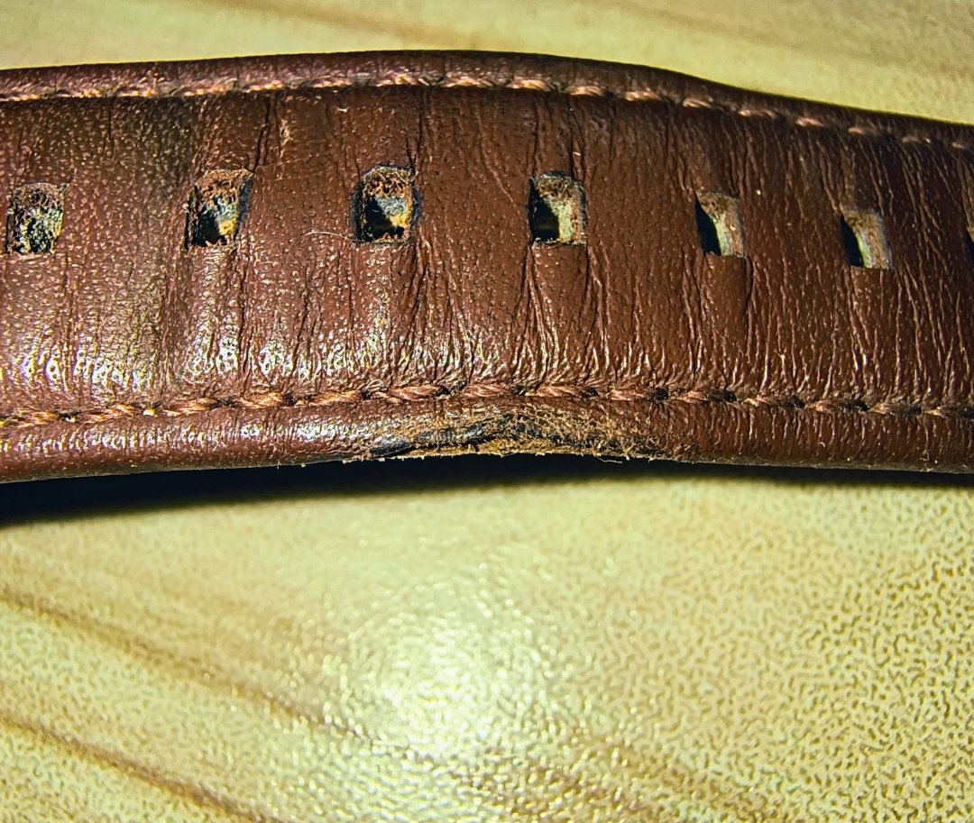 abhishekram's tweet photo. @MyntraSupport  fake you still no answer from excutive @titanwatches  they are selling fake and damaged Titan watches and harassing customer @titanwatches save your brand it's in danger by @myntra  Faking exact copy and giving fake damaged products. #Justice #harasing_customer https://t.co/sEgMNhsuut