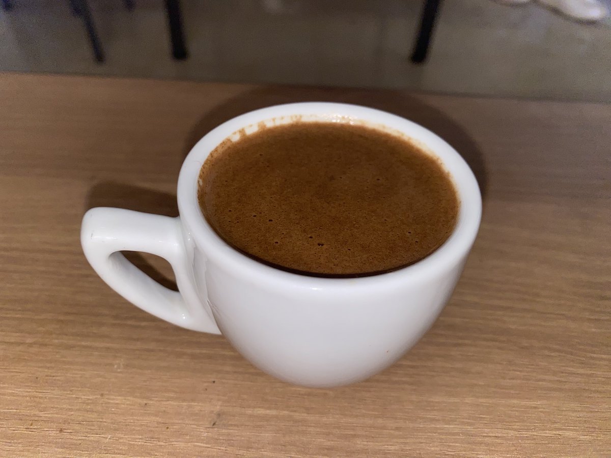 NaderEldefrawy's tweet photo. يُنصح بشرب القهوة يوميا من فنجان الي اتنين 

بالنسبة لمرضي الضغط من ارتفع ضغطه فوق 
160/100 لا يجب تناولها 
ما اقل من ذلك يُنصح بتناولها 🙏🏻 https://t.co/eP0i1ZxGtz