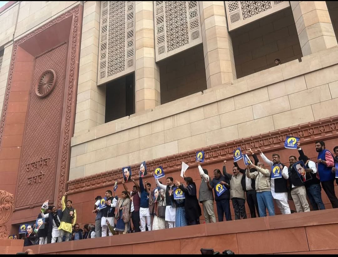 Sangham90320793's tweet photo. Neither BJP nor Congress have truly respected Dr.B.R.Ambedkar in past or present.Both parties used his image when convenient but failed to uphold the spirit of the Constitution.The ongoing Parliamentary debate highlights the significance of Babasaheb! Jai Bhim Jai Samvidhan! https://t.co/xtnfGUWktQ
