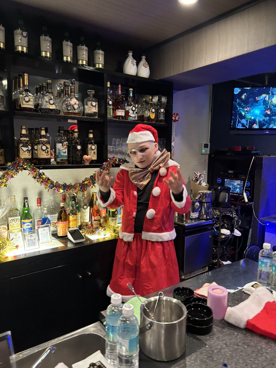 azami999's tweet image. みんな，楽しい週末をお過ごしください😊暇ならきてよね！まってるぜ！
#黒崎#シエル#チーママ#女装