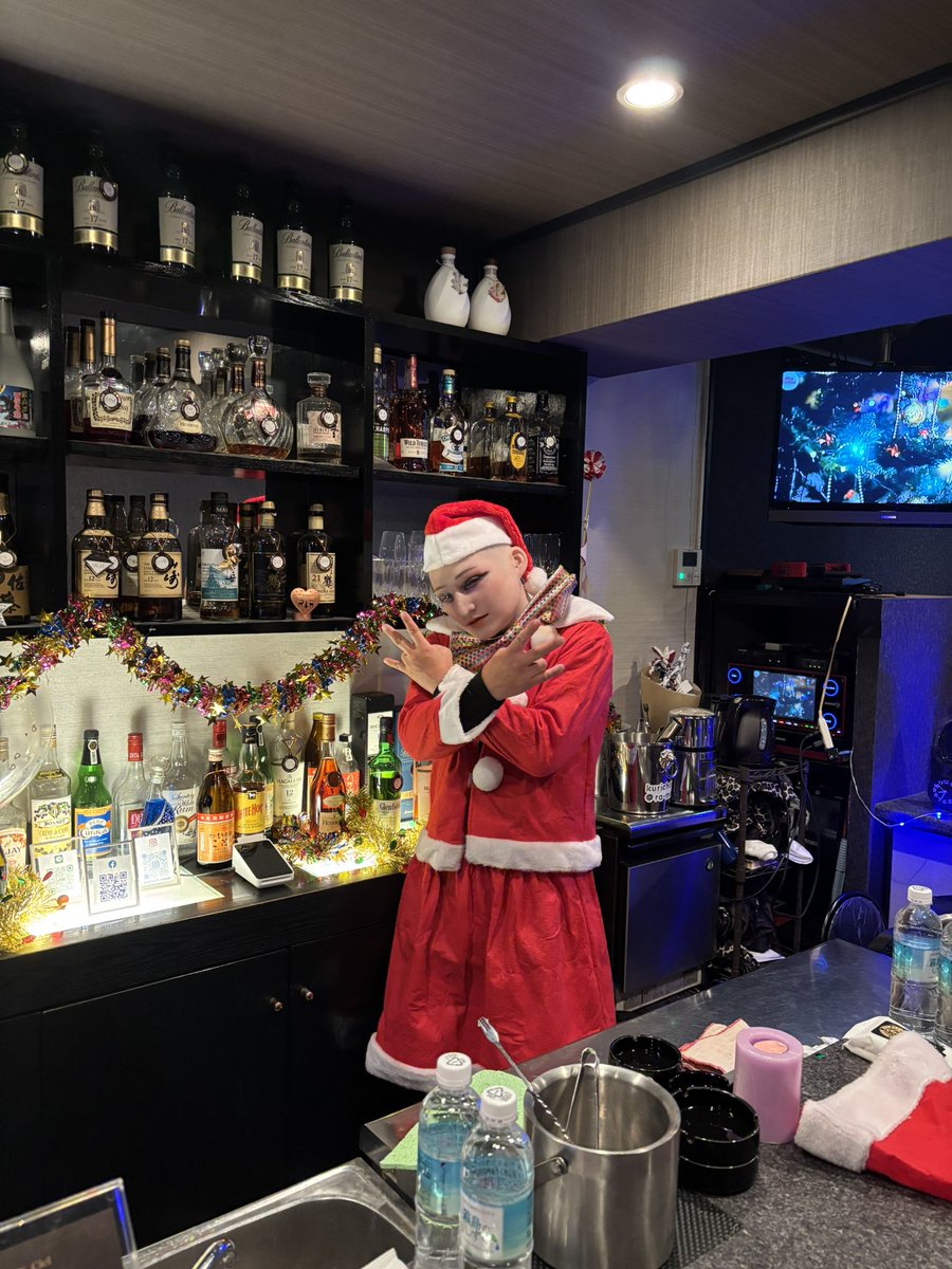 azami999's tweet image. みんな，楽しい週末をお過ごしください😊暇ならきてよね！まってるぜ！
#黒崎#シエル#チーママ#女装