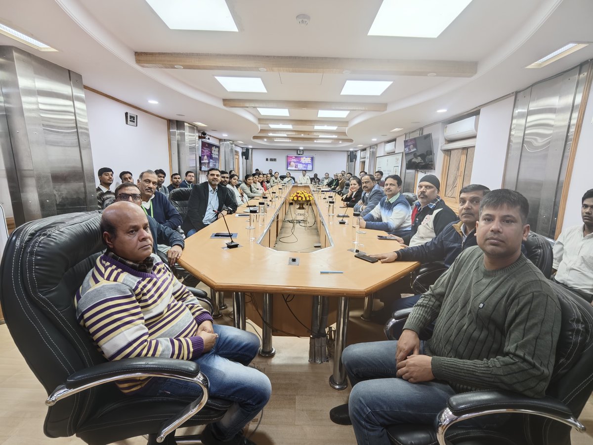 In preparation for #WorldMeditationDay, a rejuvenating meditation session was organized for #MinistryofSteel employees at the Steel Room, Udyog Bhawan, in collaboration with Art of Living.