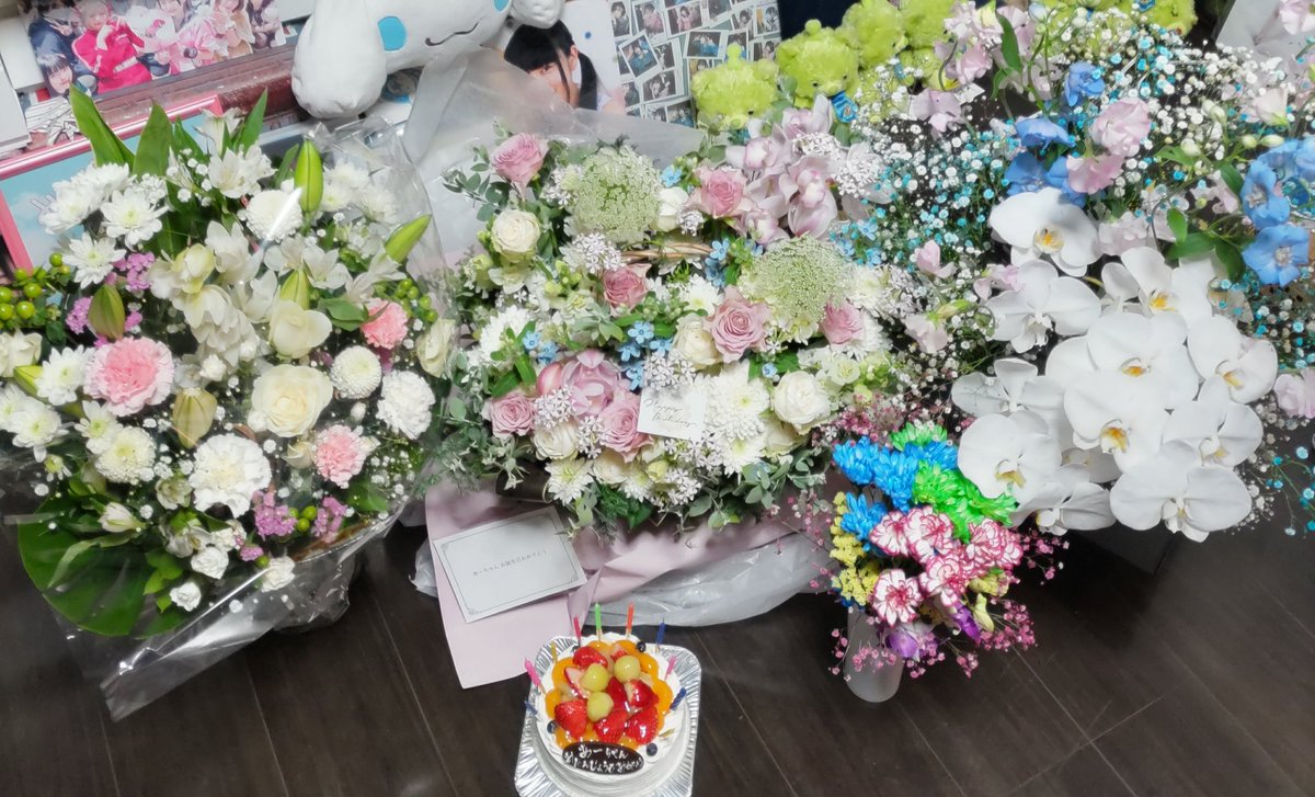 miduking___'s tweet image. 28歳になりました。
いつもいつまでも祝っていただきありがとうございます。
綺麗なお花もありがとうございます！