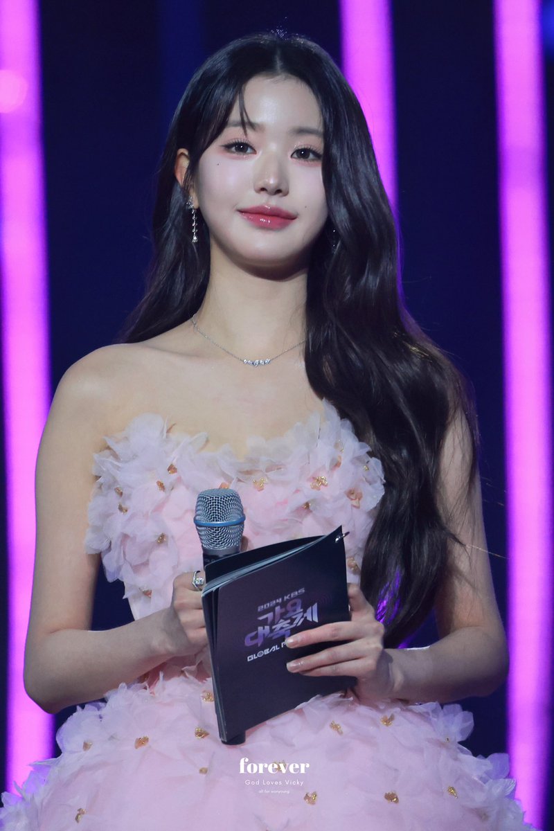 Foreverwy_0831's tweet photo. 241220

#IVE #아이브 #장원영 #JANGWONYOUNG #WONYOUNG https://t.co/aYzPLCvqhl