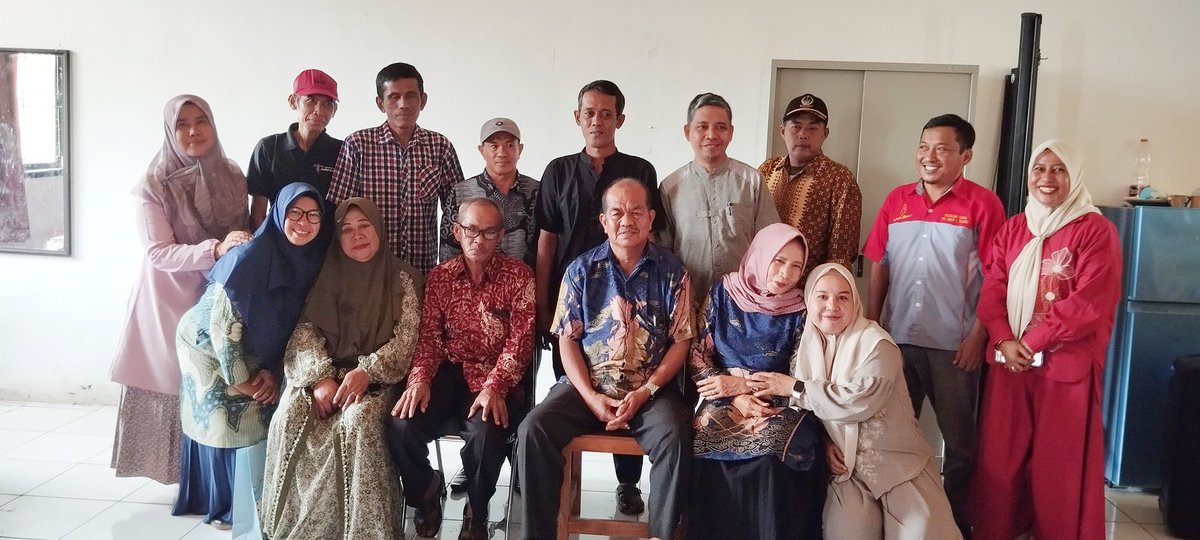 smkn5luwu's tweet photo. Selamat memasuki masa purnabakti kepada Bapak Kepala UPT SMKN 5 Luwu dan Bapak Kepala TU SMKN 5 Luwu. Sehat dan panjang umur... Aamiin @Disdik_Sulsel28
#smkn5luwu #smkbisahebat #disdikprovsulsel https://t.co/3cSNAxkFd8