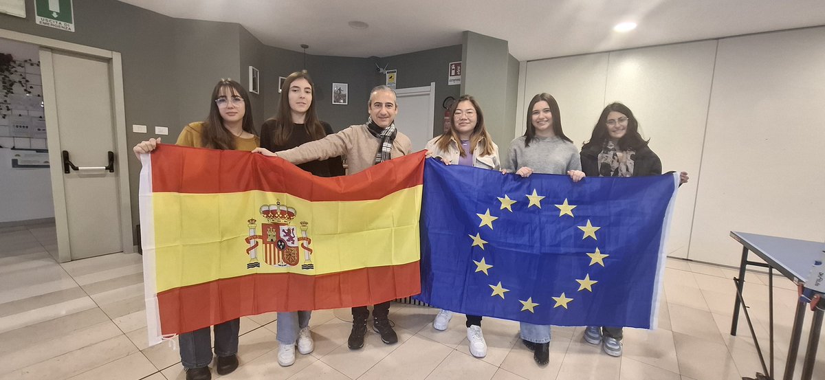 Finalizan las prácticas en un centro sanitario de Bolonia las alumnas de Técnico en Cuidados Auxiliares de Enfermería del IES Castelar. Han estado 3 meses formándose en Italia gracias al programa de movilidad Erasmus+

#iescastelar #erasmusplus