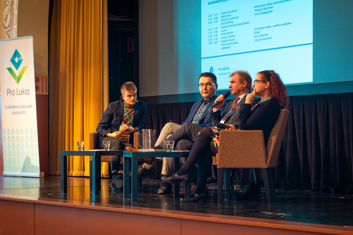 Oikein hyvää joulua ja rauhallista uutta vuotta! 

Joulun lähestyessä voidaan viivähtää vielä hetki V Lukioseminaarin tunnelmissa kuvakavalkadin kera:

prolukio.fi/tapahtumat/tun…

#lukioseminaari #prolukio #koulutuksenkehittaminen #lukiokoulutus