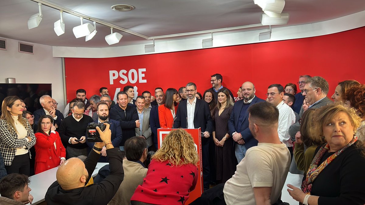 Fernandocvera's tweet photo. Que feo cuando todo el peso de una organización pretende aplastar a otros candidatos como @diegoconesa o Chema Almela en las primarias del @PSOE_RM. Ojo con estas cosas que muchas veces son un boomerang. @PSOE_RM https://t.co/TCAyxbpLPe