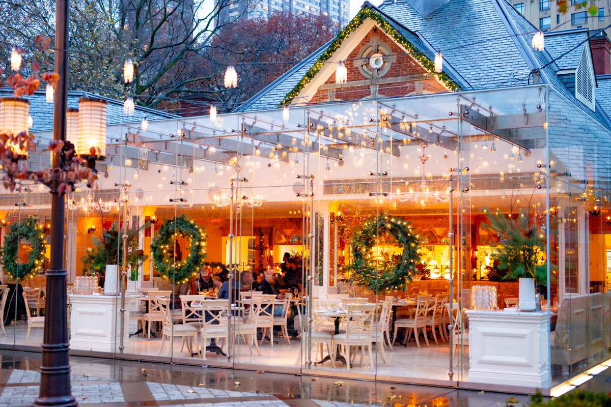 One of the Best Christmas-Decorated Restaurants in New York City: <a href="/TavernGreenNYC/">Tavern On The Green</a> 

Throughout the holiday season, Tavern on the Green transforms its interior and exterior spaces with elegant decorations, including twinkling lights, wreaths, and garlands, enhancing its historic