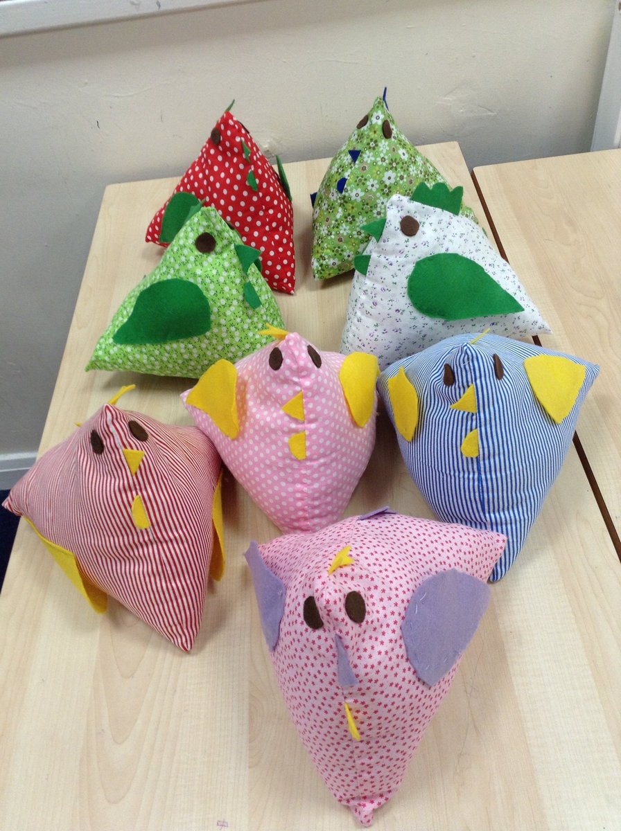 EllinghamCofE's tweet photo. Well done to KS2, who made beautiful chicken door stops as part of their Design Technology work. Fantastic sewing machine skills everyone, and huge patience from Mrs Dodds! 💕 https://t.co/NE8wvNh41z