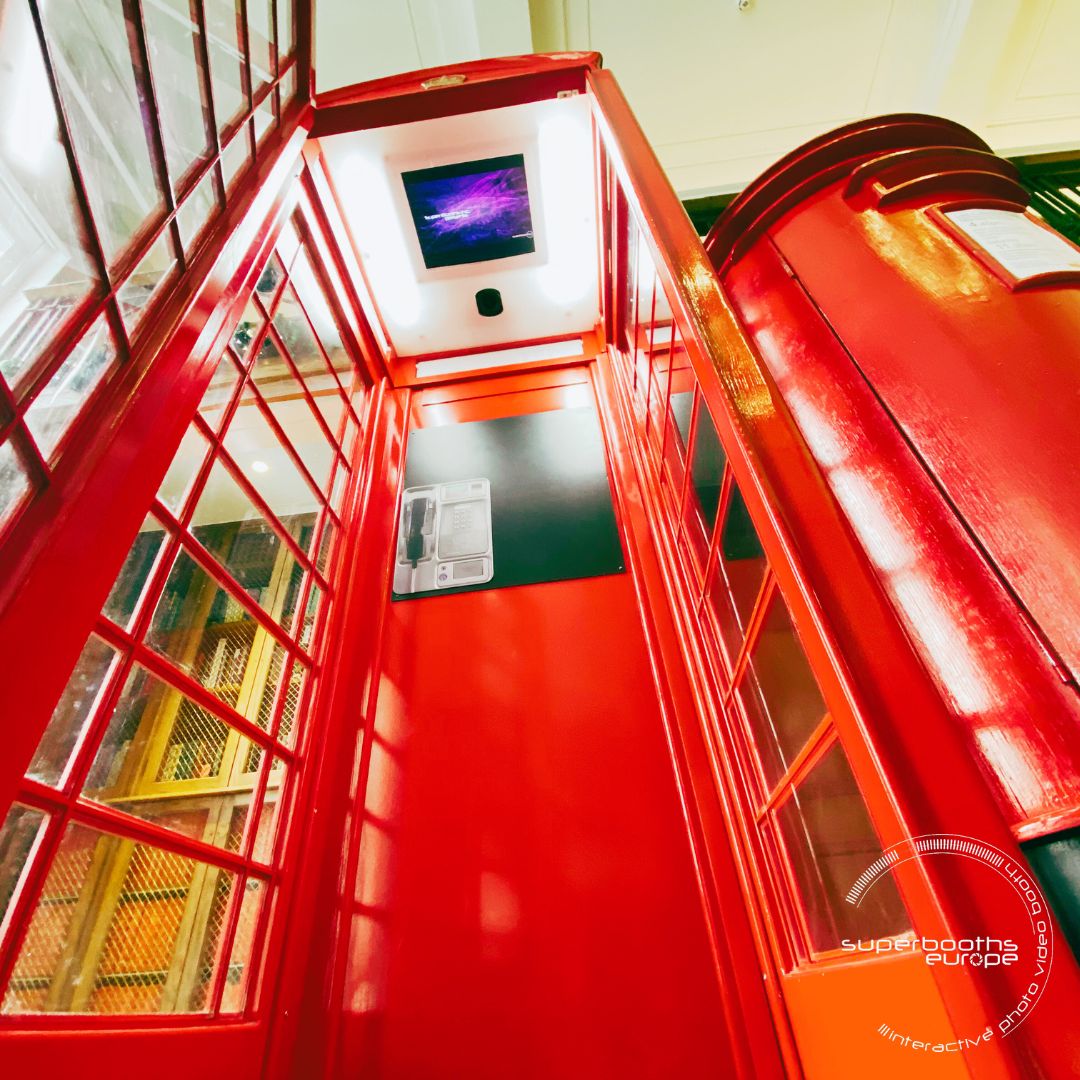 SuperBEuro's tweet photo. Add iconic charm to your event with our London Phone Booth! ☎️✨ Compact yet stylish, it captures festive moments with bird’s-eye-view shots, GIFs, and instant prints—all in just 90×90 cm.

 A holiday hit for any venue!🎄📸 https://t.co/wn2I2Bg9Re
📧 Hello@superboothseurope.com https://t.co/P18o1QuYho