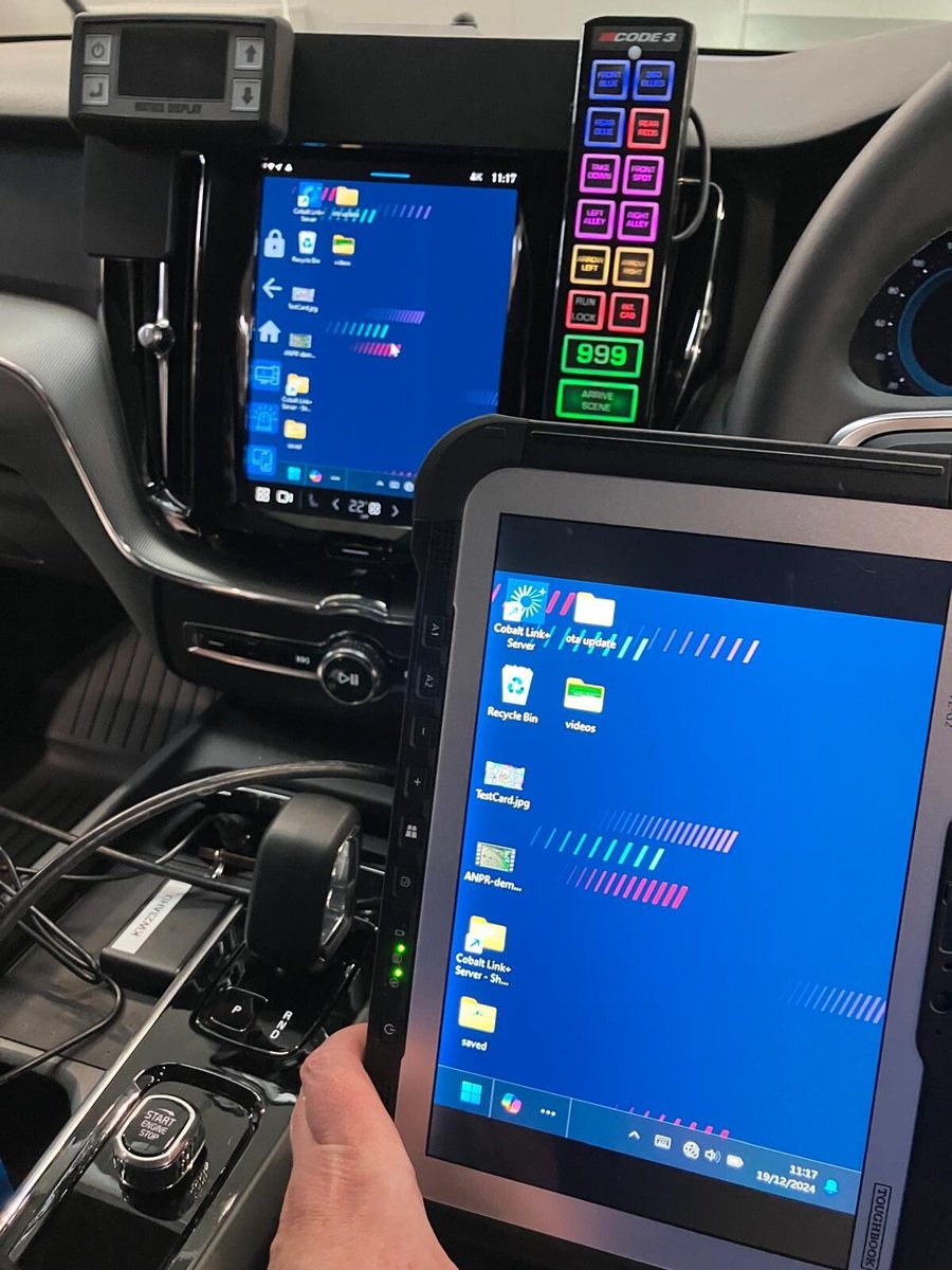 VNCAutomotive's tweet photo. 🤝 VNC Automotive &amp; Volvo Special Vehicles took a big step forward with #AndroidAuto integration. Our team had a visit showing the whole suite of Cobalt Cube apps running on the Volvo XC60 portrait screen with great responsiveness. https://t.co/XXebirpZVq