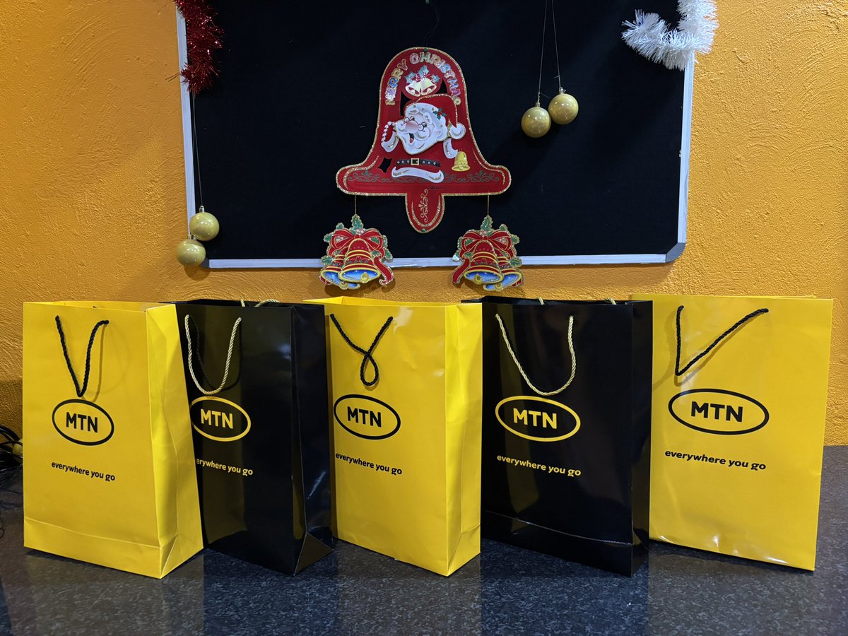 EnergyfmSA's tweet image. Simply opt-in via the MTN App or by dialing *142#. Buy 1GB or more &amp;amp; stand a chance to win a MTN Hamper this #MTNSummer! with us.

Opt in and buy 1GB of data or more and send your recharge screenshot to the Energy FM WhatsApp line 079 295 1212
@MTNza