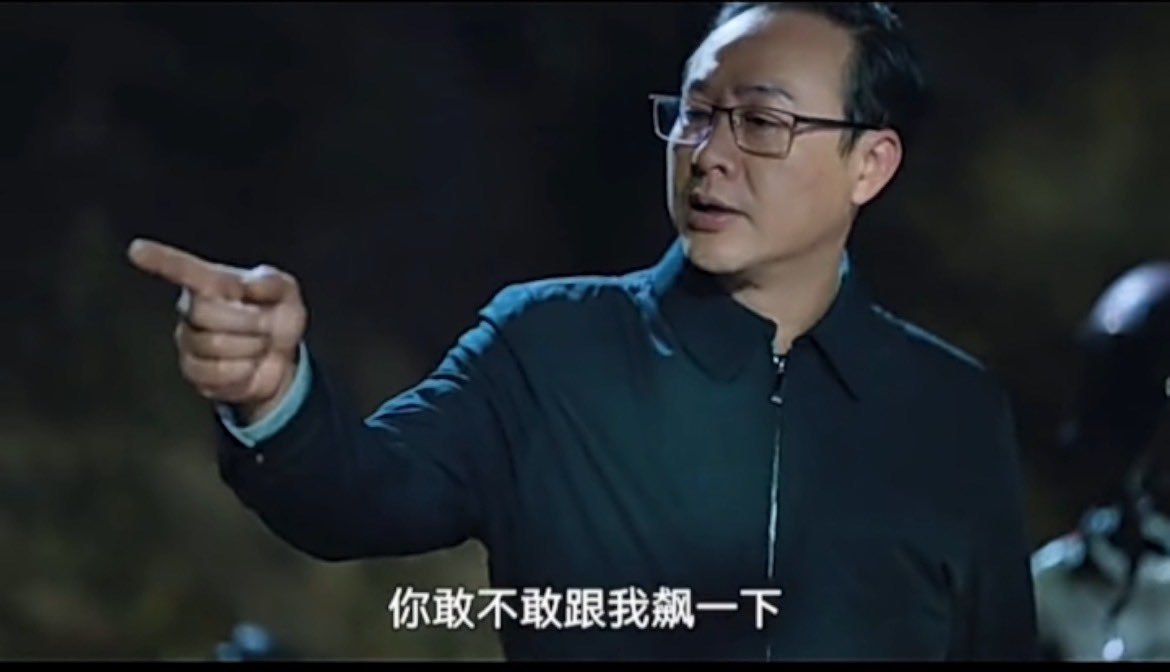 金融市场就是这样，生死看淡不服就干，别人恐惧我贪婪，打开仓位准备抄底

哎尼玛我仓位呢？？？