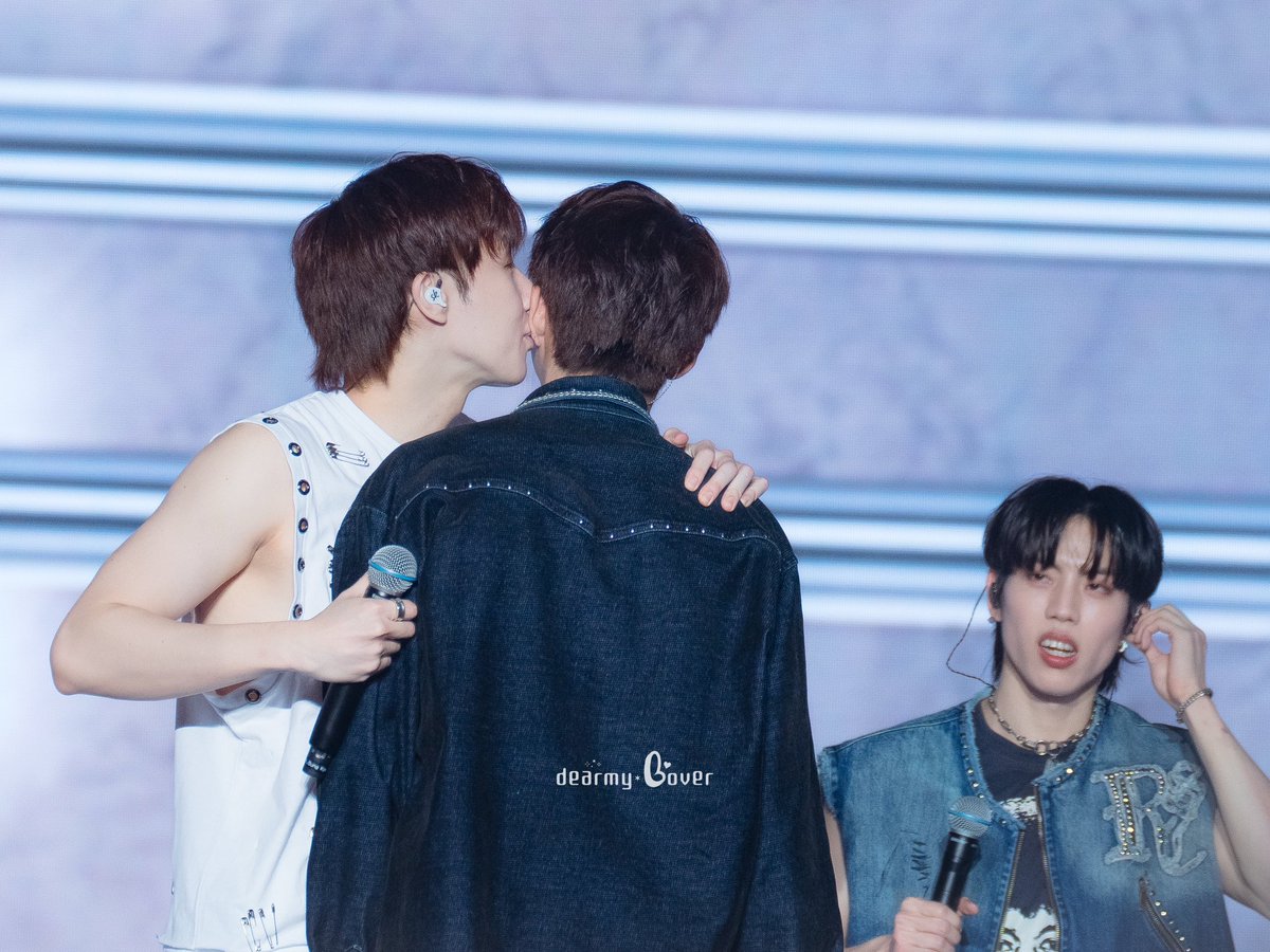 Dearmylover__'s tweet photo. .
ɪɴғɪɴɪᴛᴇ ʟɪᴍɪᴛᴇᴅ ᴇᴅɪᴛɪᴏɴ ɪɴ sᴇᴏᴜʟ 12/6

雖然這張很多人放了
但我覺得最好笑的是後面傻眼的東雨啊🤣

#인피니트 #INFINITE 
#김성규 #장동우 #남우현 
#金���圭 #張東雨 #南優鉉
#KimSungKyu #JangDongWoo #NamWooHyun https://t.co/oTSMFld6F8