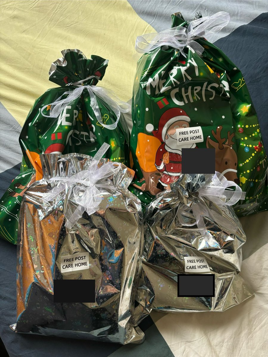 Sending 4 care packs to care home residents. An amazing intiative of <a href="/carepack_ie/">carepack.ie</a> <a href="/AnPostvox/">AnPost</a>