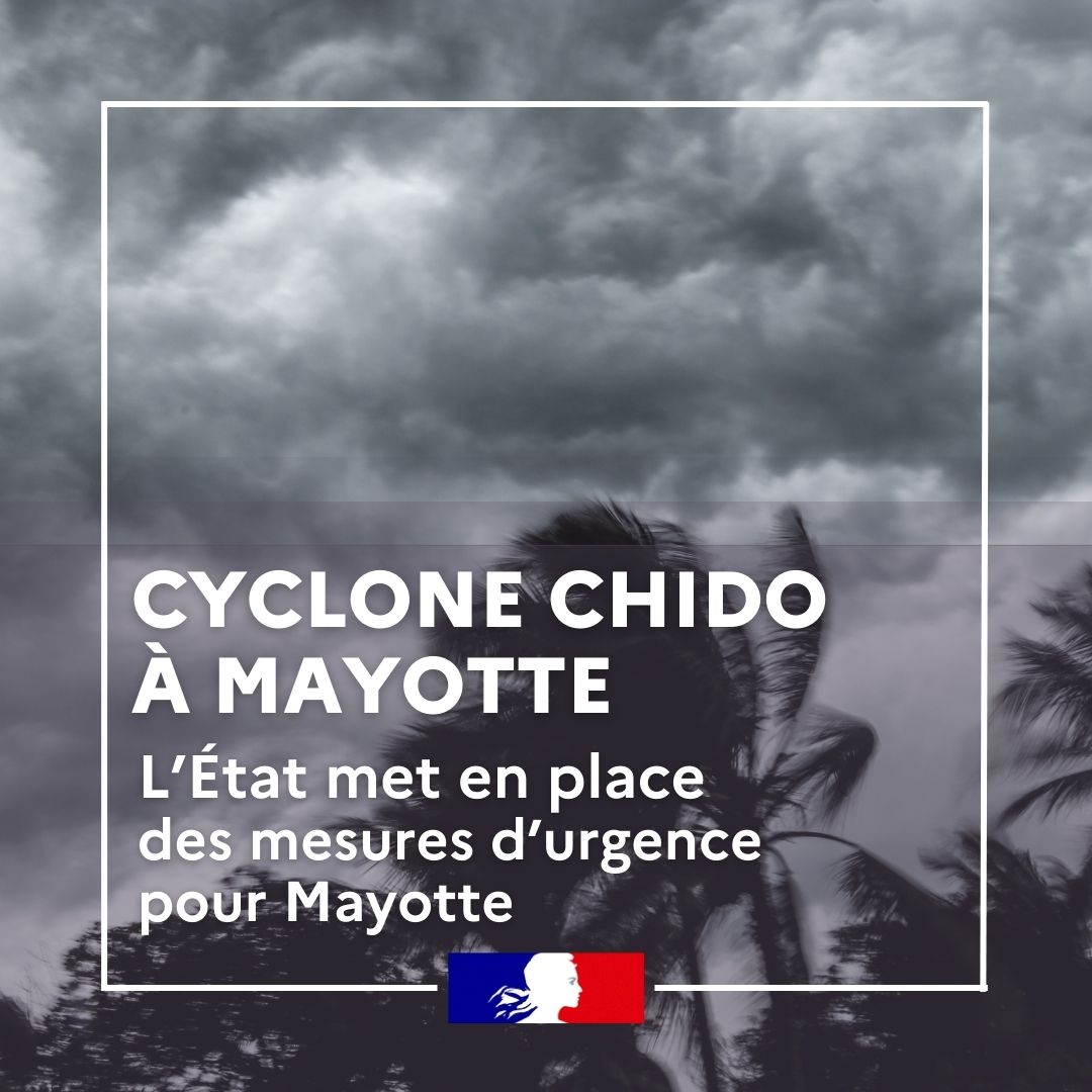 Economie_Gouv's tweet photo. 💡 Cyclone Chido : des mesures d’urgence pour Mayotte
🛠️ Après les lourds dégâts causés par le cyclone Chido, Bercy plafonne les prix de vente de l’eau en bouteille ainsi que les marges et prix de production de produits de grande consommation et matériaux de construction.
Plus d’infos : https://t.co/zNr52cwJOB