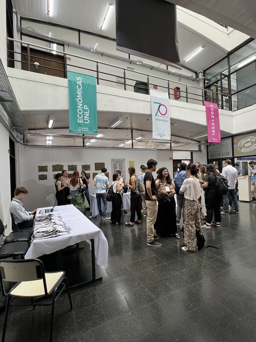 🚨Ya empieza el Workshop de Alumni de la Maestría en Economía UNLP, seguilo por YouTube:
youtube.com/live/zE2ndyi0W…