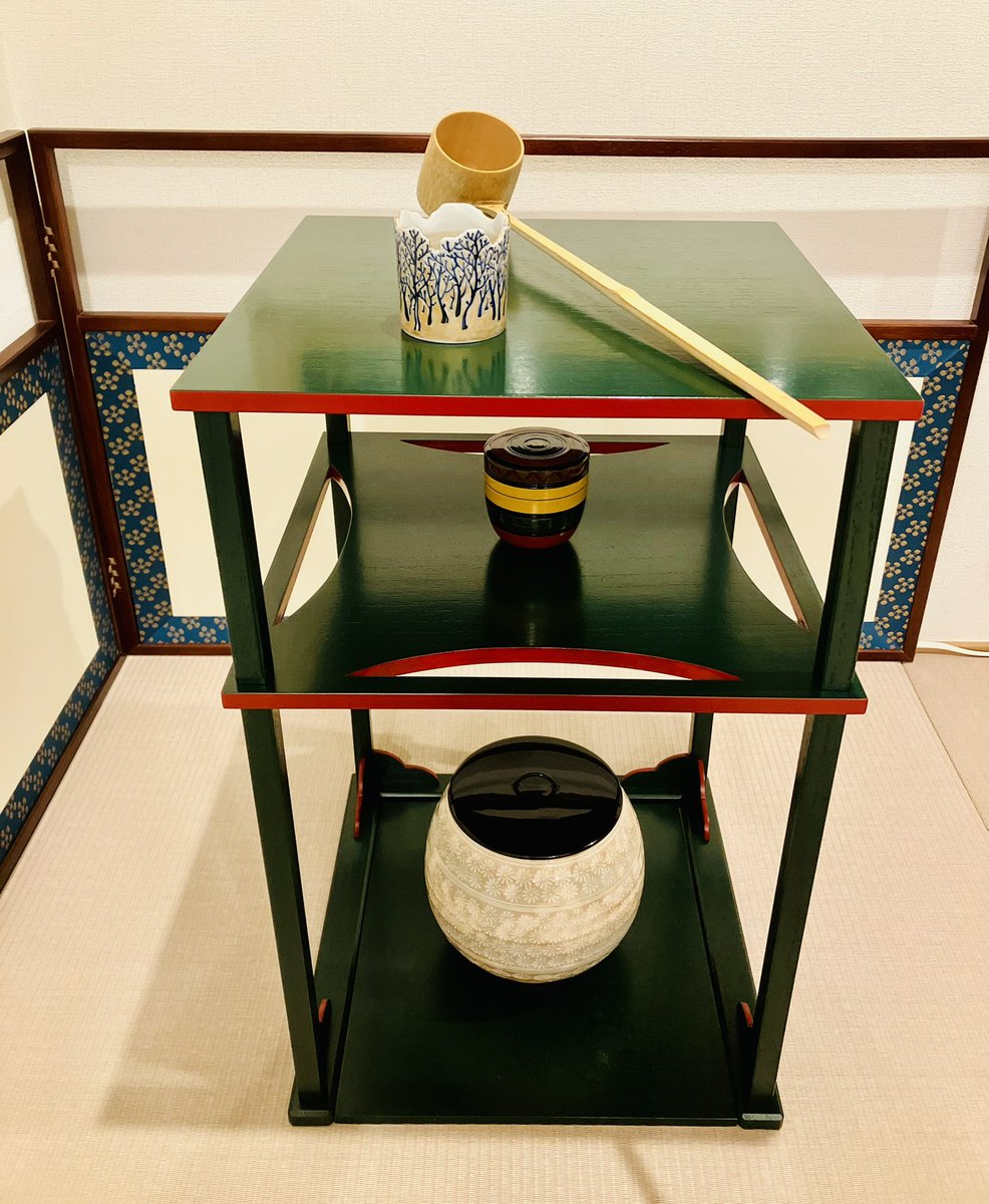 g_leaf5663's tweet photo. 年末が近づき寒さが一段と厳しくなってきました。
皆さまどうぞ暖かく良いクリスマスをお迎えください🎄

❄️教室の冬休みをお知らせします❄️

　#着付け教室@練馬区石神井
　　12月27日（金）〜1月8日（水）

　#茶道教室＠文京区千石
　　12月27日（金）〜1月7日（火）

#HappyHolidays https://t.co/YbUEYNVBAc