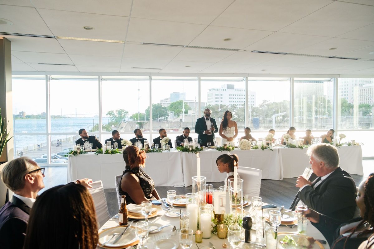 WaterviewLoft's tweet photo. Sweetheart, family-style, or king’s table—what’s your head table pick? https://t.co/04o3jFcOvy