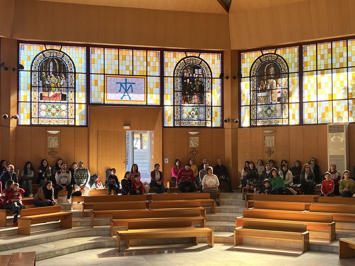 La comunidad educativa terminamos el trimestre en la capilla colegial, desprendo el año y deseando que todos tengamos una feliz navidad.
#CuentaConmigoMaristas
<a href="/apamaralicante/">apamaralicante</a> <a href="/MaristasMedit/">MaristasMediterranea</a>