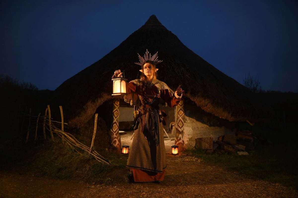 Meet Rowena, the Lady of Yule, this weekend! Inspired by Saxon tradition and the magic of the local and ancient Forest of Bere, Rowena celebrates the magic of the wee folk and the traditions of Yule passed down through time 🎄

Just a few spaces left: buff.ly/3Pat4DO