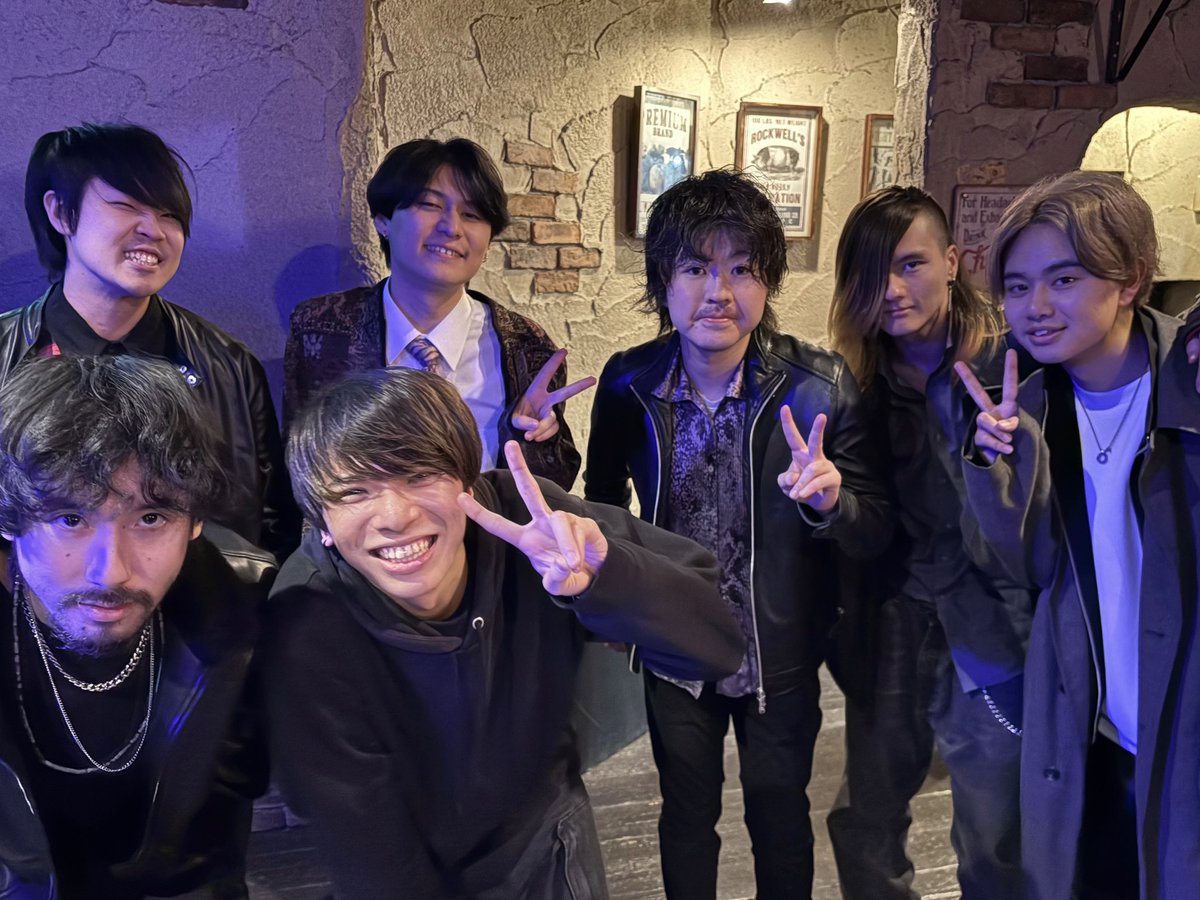 aqtyxelor_band's tweet photo. a temporaryの皆さんと一枚📸

AQTYXELOR. × a temporary https://t.co/9IVzNXQFDp