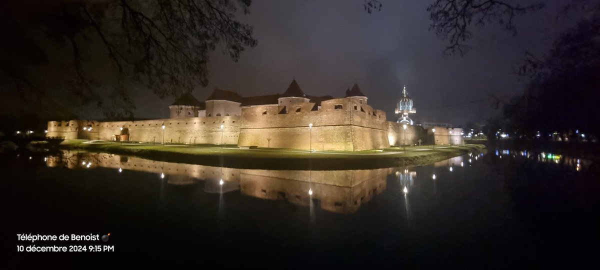 Erasmus+ 
Voyage préparatoire à Fagaras en Roumanie dans le cadre d’Erasmus+
Merci au lycée technologique « Aurel Vigoli » pour l’accueil et l’écoute. Des échanges fructueux ayant pour objectif de préparer la mobilité de nos élèves.
#ErasmusPlus 
<a href="/aclimoges/">Académie de Limoges</a> <a href="/Dsden23/">DSDEN de la Creuse</a>