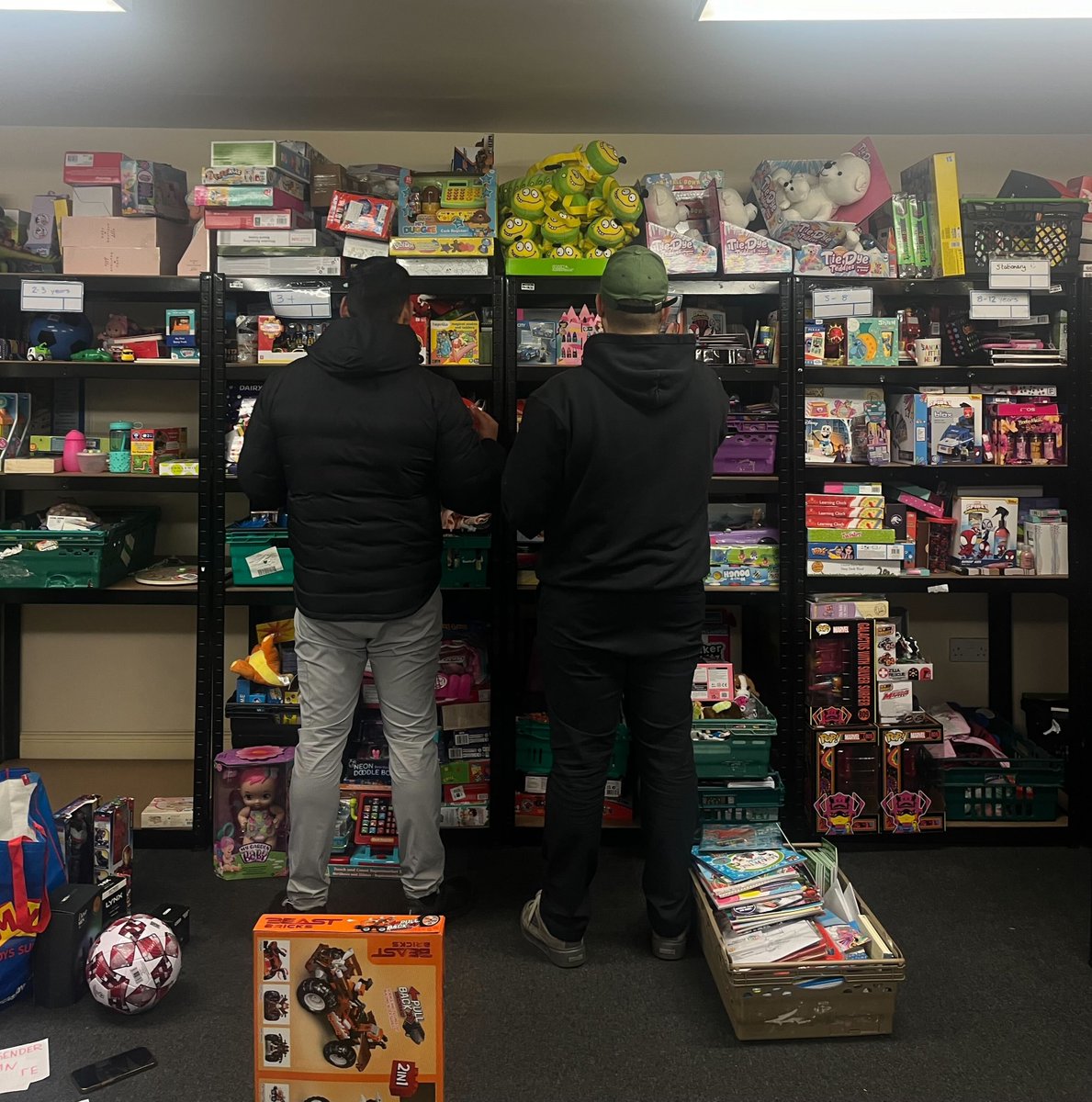 silverbean's tweet image. A cause close to our hearts! 💜

This month, our team dedicated their time to support Building Futures East and the amazing work they do. We’ve been busy packing food hampers and gifts, and delivering them to those in need.

Find our how you can help here: buildingfutureseast.org