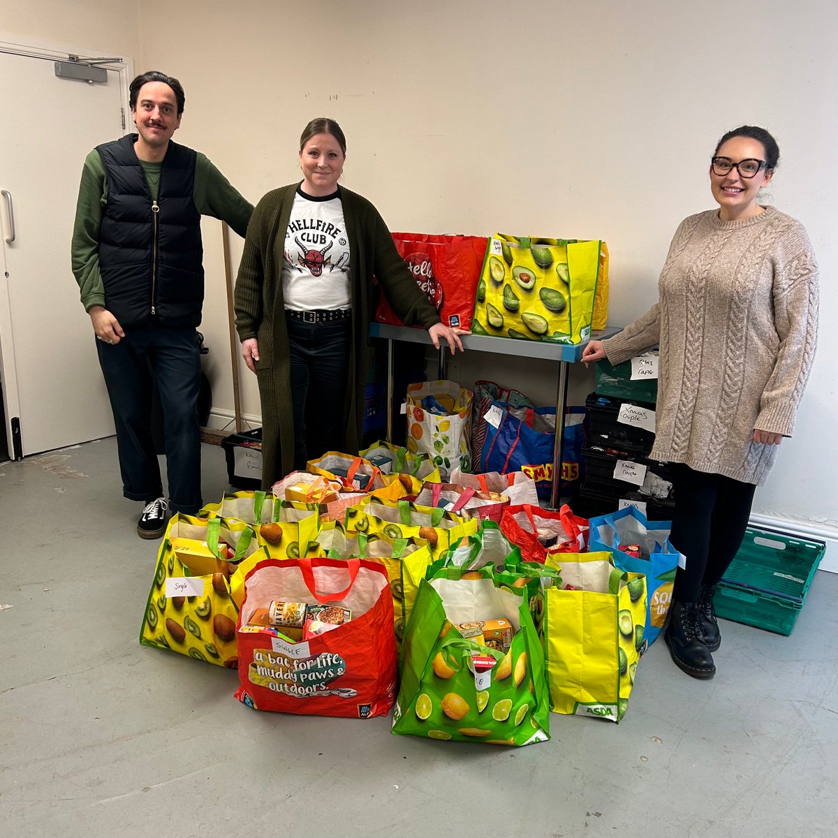 silverbean's tweet image. A cause close to our hearts! 💜

This month, our team dedicated their time to support Building Futures East and the amazing work they do. We’ve been busy packing food hampers and gifts, and delivering them to those in need.

Find our how you can help here: buildingfutureseast.org