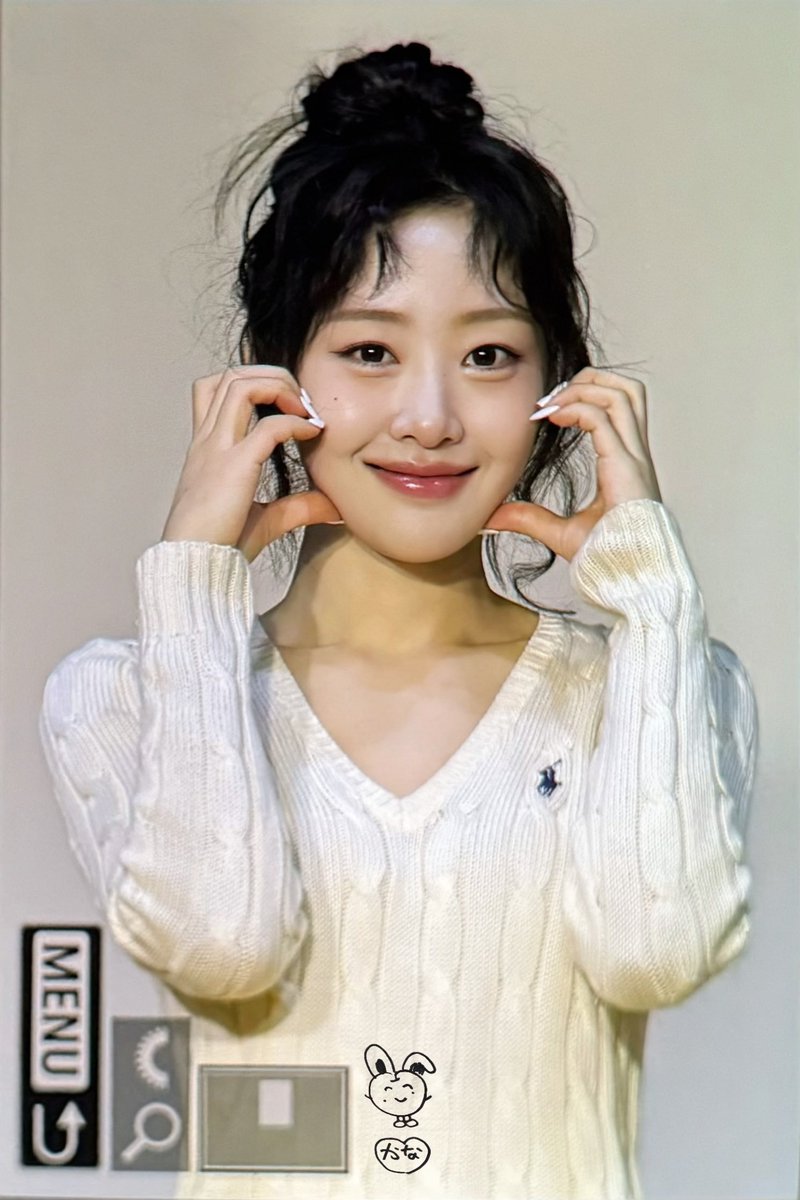 Yves_14106's tweet photo. 241220 팬싸 

#이브 #yves https://t.co/2hhSQGJbb2