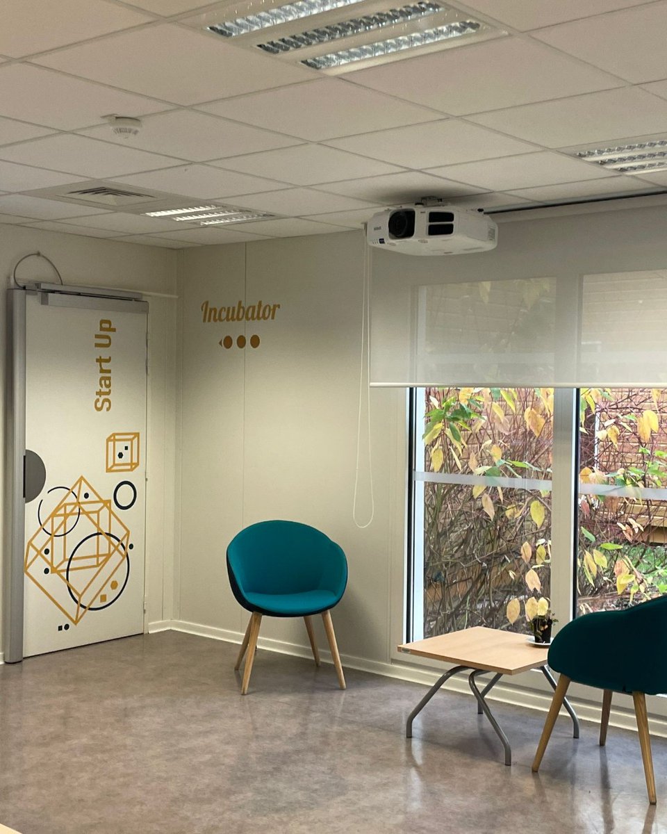 [INSIDER VIEW]

💡Welcome to the Drahi-X, the dedicated structure for our start-upers and innovative minds at the #EcolePolytechnique!📈💼

What king of business would you launch? Tell us in the comment!⬇️⬇️

#TechInnovation #BachelorofScience #TechAndBusiness #Entrepreneurship