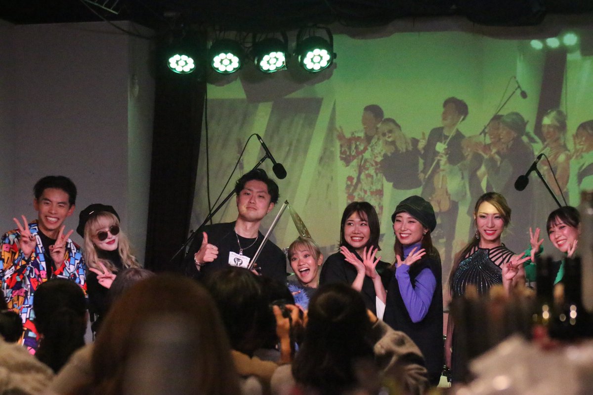 ice_usj's tweet photo. 2024.12/20DwithD
エンディング集合写真タイム
素敵なパフォーマンスありがとうございました!
#DwithD https://t.co/jnn5cH4FWC