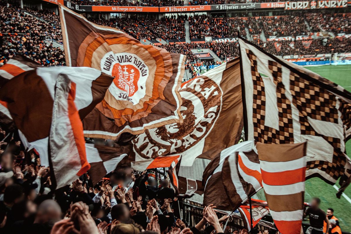 UltraFCSP2002's tweet image. Unsere Fotos vom Auswärtsspiel in Leverkusen sind online. #fcsp
usp.stpaulifans.de/copper/thumbna…