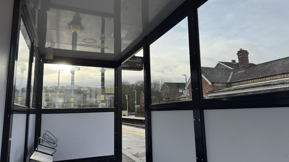 sheffters's tweet photo. @northernassist Hi, is there any chance you can move the passenger info board at Dore? The new platform is lovely, but when in the only shelter on the platform you can’t see any train information! Can you move it along the platform a bit or put something in the shelter? https://t.co/bQj0CTverA