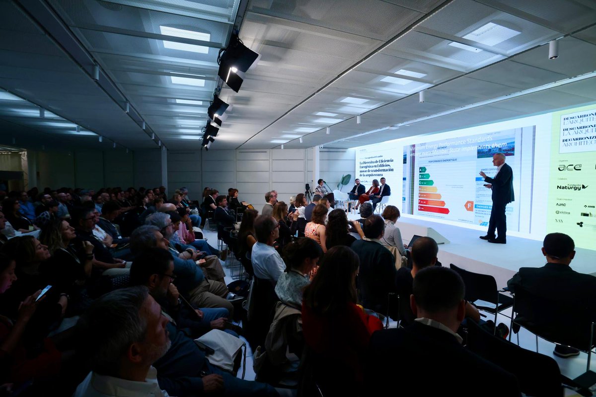 CSCAE's tweet image. Ya puedes disfrutar de todas las sesiones completas de la 3ª edición de #DescarbonizandoArquitectura. ¡Un plan ideal para ponerte al día y profundizar en tus conocimientos sobre descarbonización durante estas vacaciones!

arquitectes.cat/es/descarboniz…